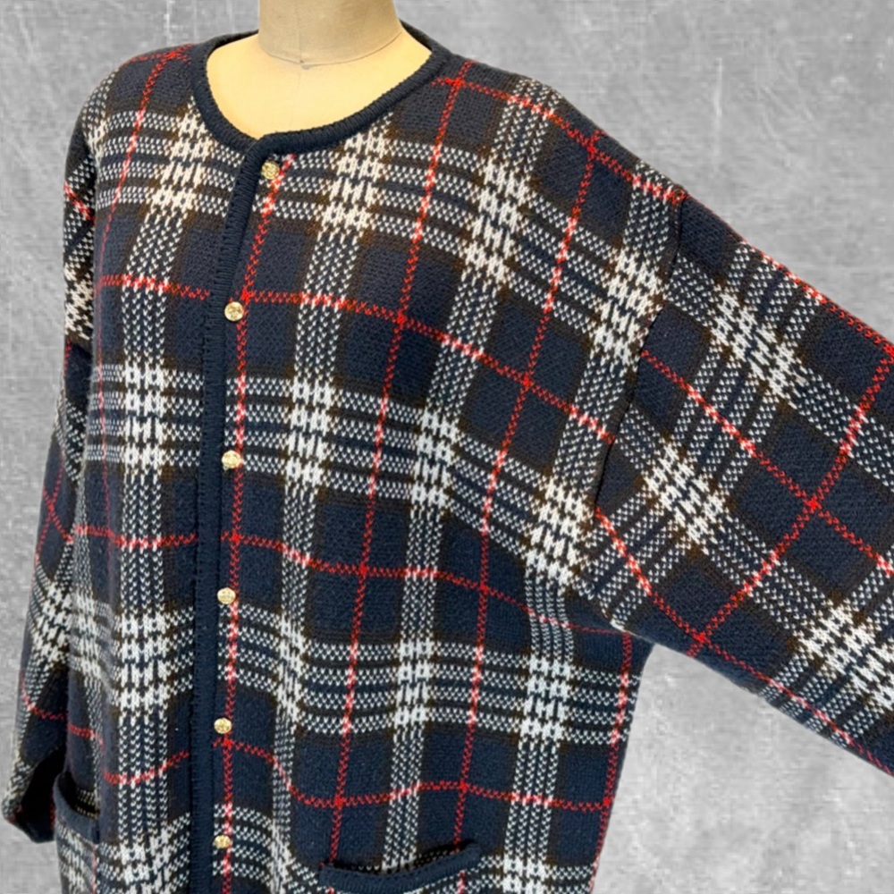 VINTAGE 80s tartan plaid‎ knit sweater cardigan gold button front dark academia